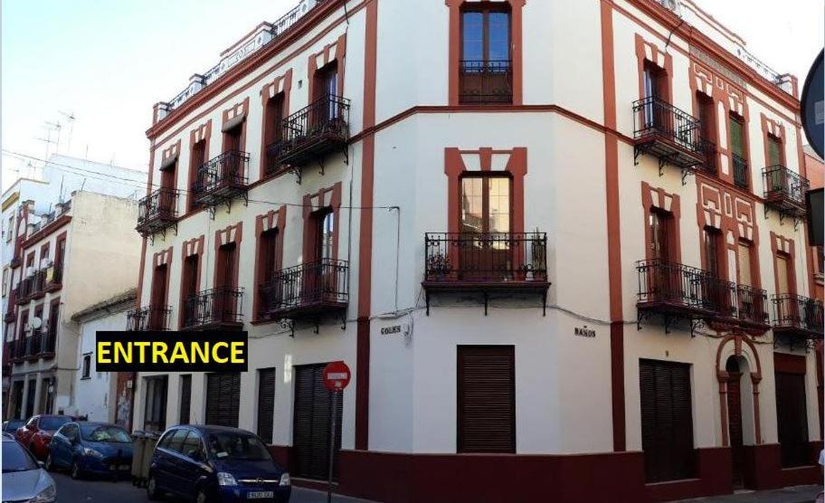 Hub Hostel Seville Exterior photo
